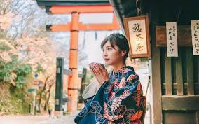 Estudiante practicando japonés